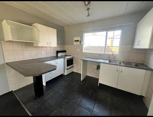 2 BEDROOM TOWNHOUSE FOR SALE IN BOKSBURG